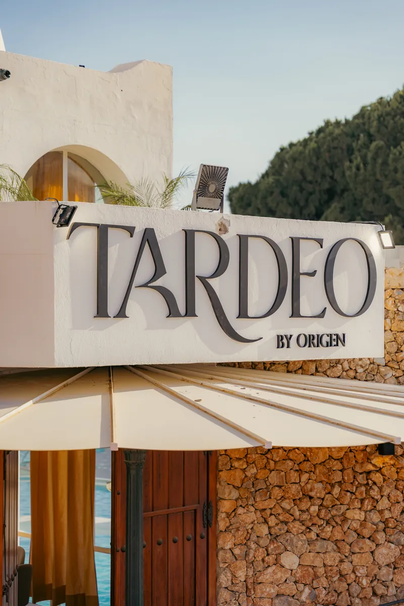 Entrada del restaurante Tardeo by Origen en San Juan de Capistrano